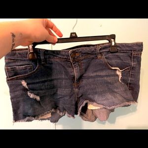 Comfy stretchy shorts. Size 14